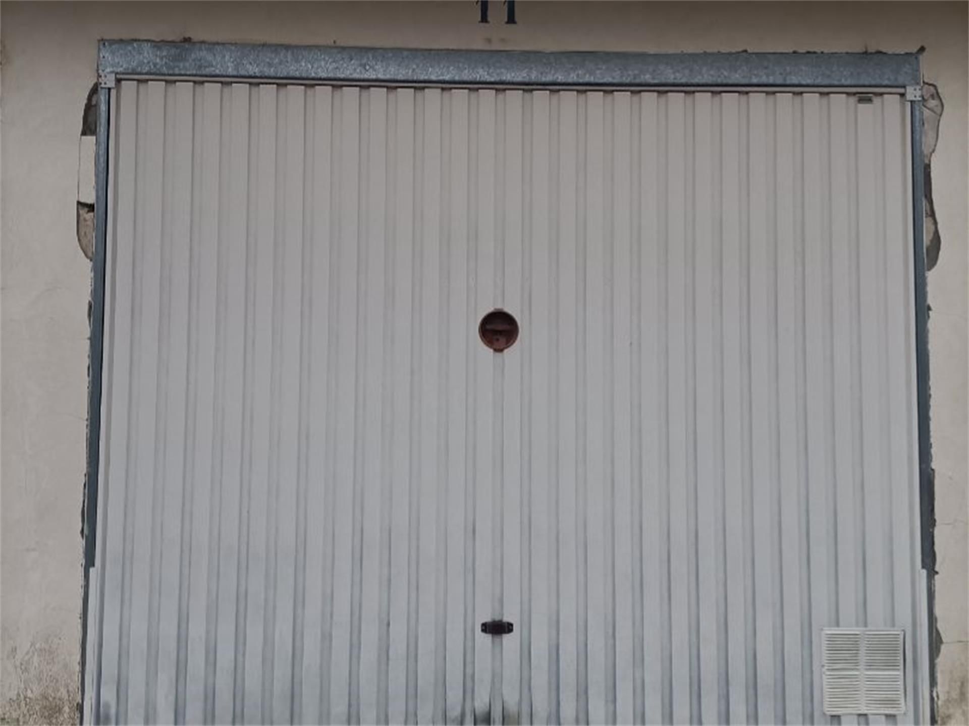 Exterior view of Garage for sale in Valdescorriel