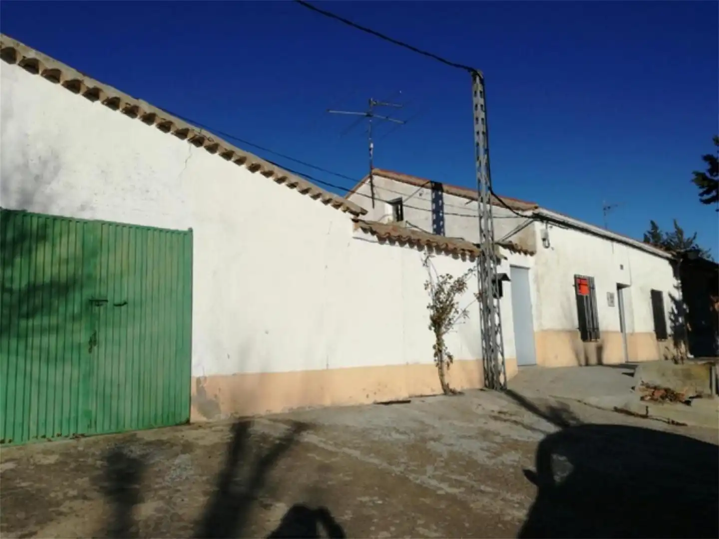 Exterior view of Houses for sale in Cantiveros  with Private garden, Terrace and Furnished