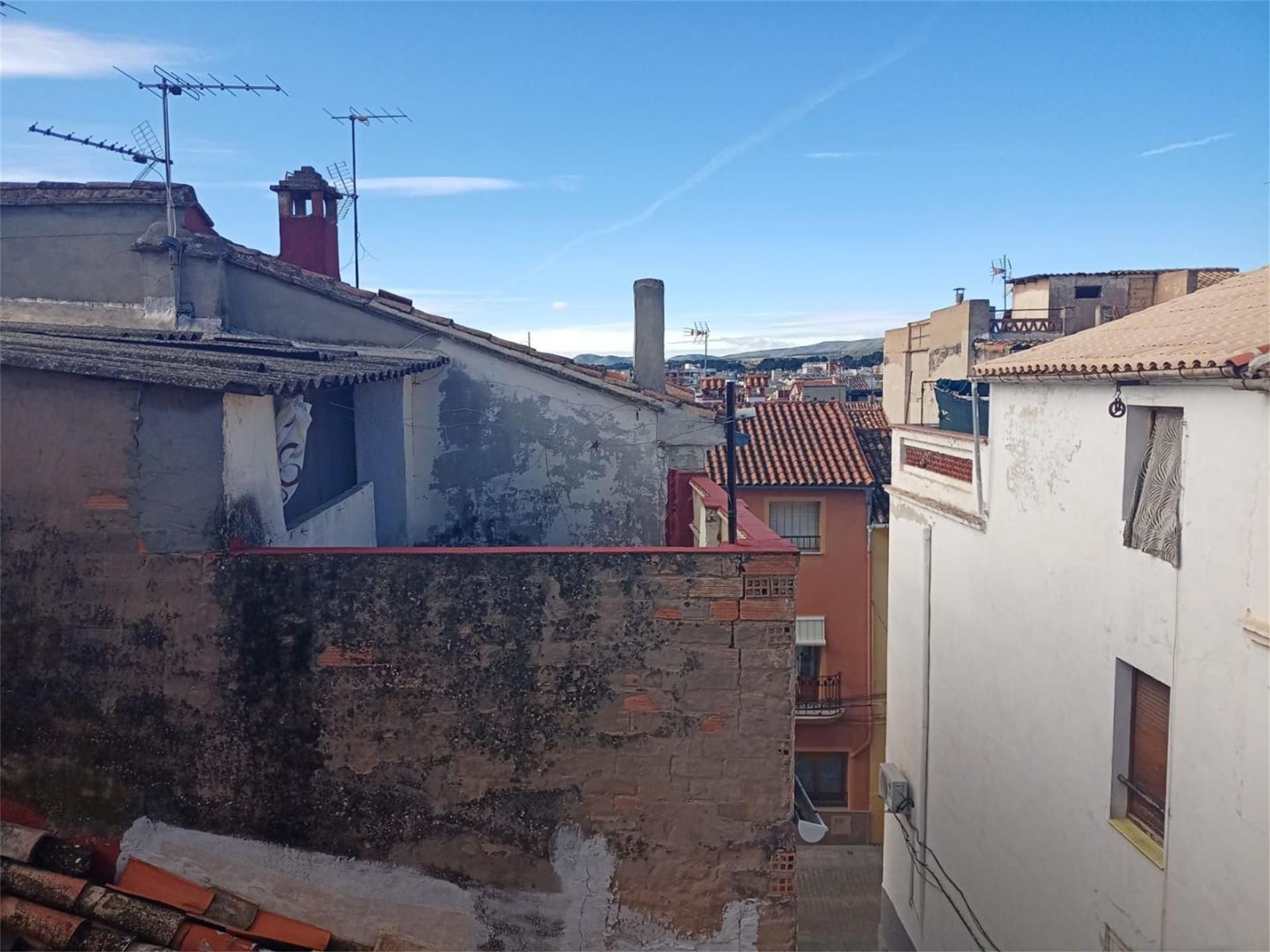 Vista exterior de Casa adosada en venda en Ontinyent amb Terrassa, Traster i Moblat
