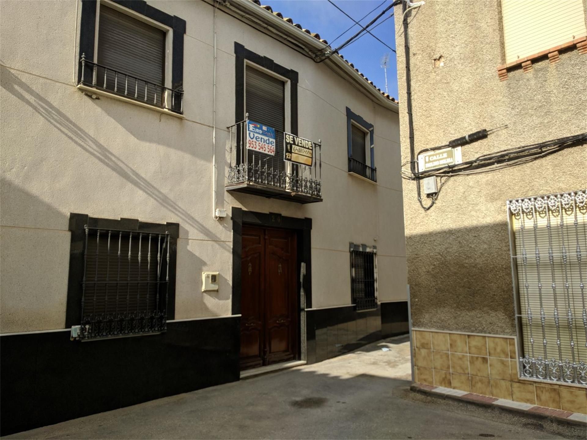 Exterior view of Single-family semi-detached for sale in Porcuna  with Terrace and Storage room