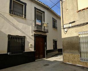 Exterior view of Single-family semi-detached for sale in Porcuna  with Terrace and Storage room