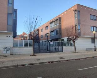 Exterior view of Flat for sale in Palencia Capital  with Heating, Private garden and Parquet flooring