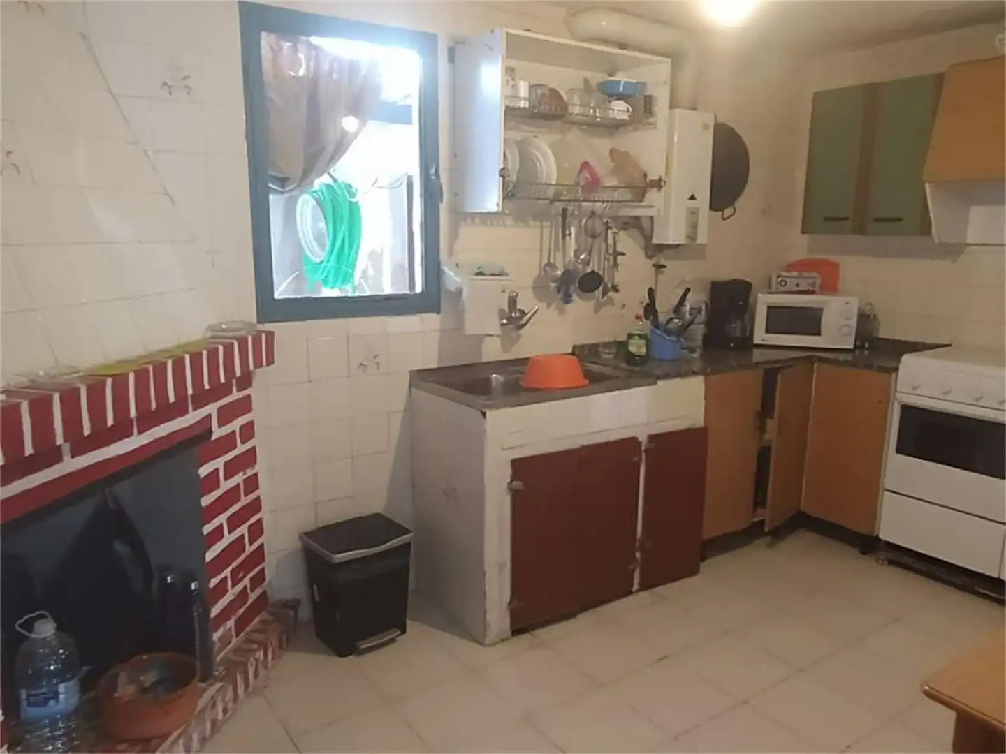 Küche von Einfamilien-Reihenhaus zum Verkauf in Moraleja mit Abstellraum