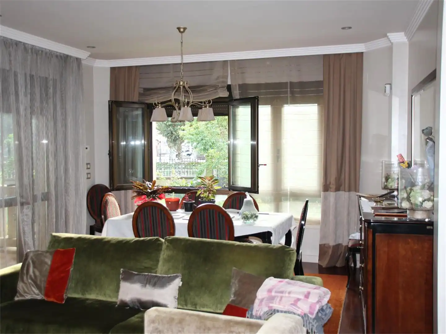 Casa o chalet en venta en Padrón Comedor de Casa o chalet en venta en Padrón con Calefacción, Jardín privado y Parquet