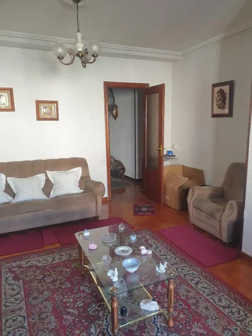 Wohnung zum Verkauf in Avenida Juliobriga, Campoo de Enmedio Wohnzimmer von Wohnung zum Verkauf in Campoo de Enmedio mit Heizung, Parkett und Abstellraum