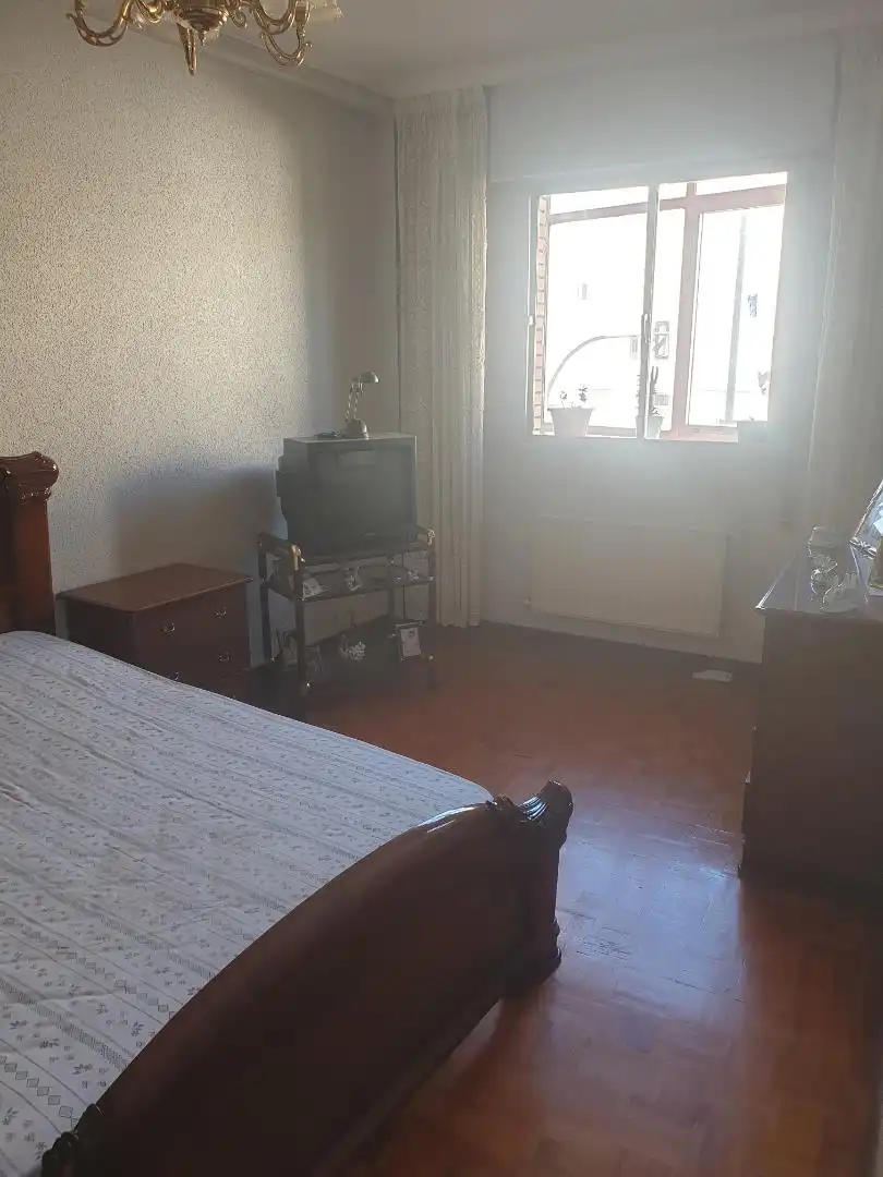 Wohnung zum Verkauf in Avenida Juliobriga, Campoo de Enmedio Schlafzimmer von Wohnung zum Verkauf in Campoo de Enmedio mit Heizung, Parkett und Abstellraum