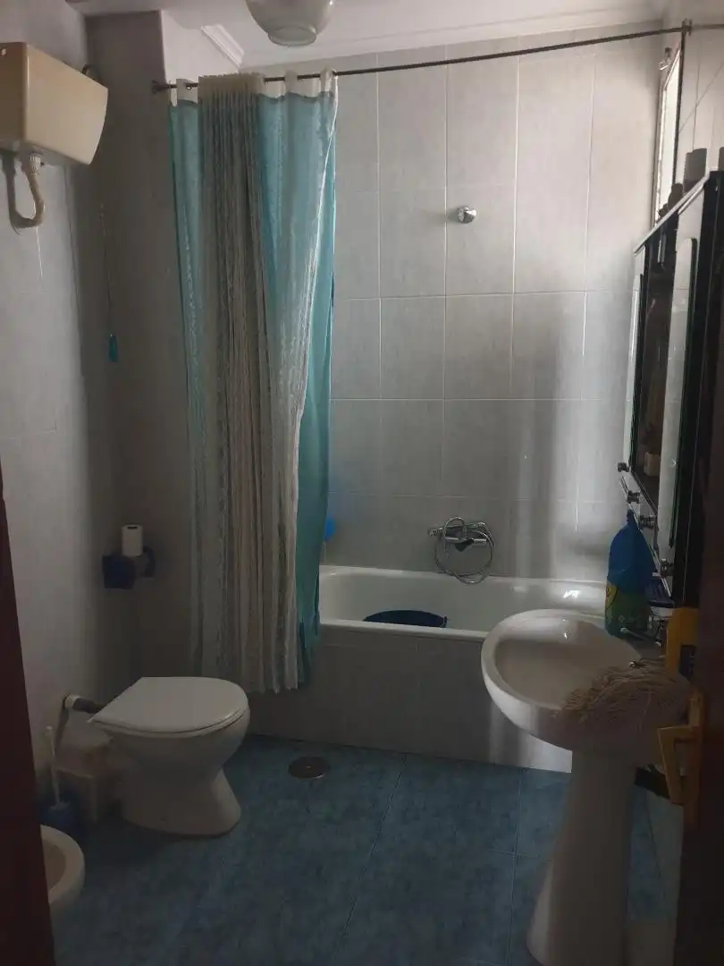 Wohnung zum Verkauf in Avenida Juliobriga, Campoo de Enmedio Badezimmer von Wohnung zum Verkauf in Campoo de Enmedio mit Heizung, Parkett und Abstellraum