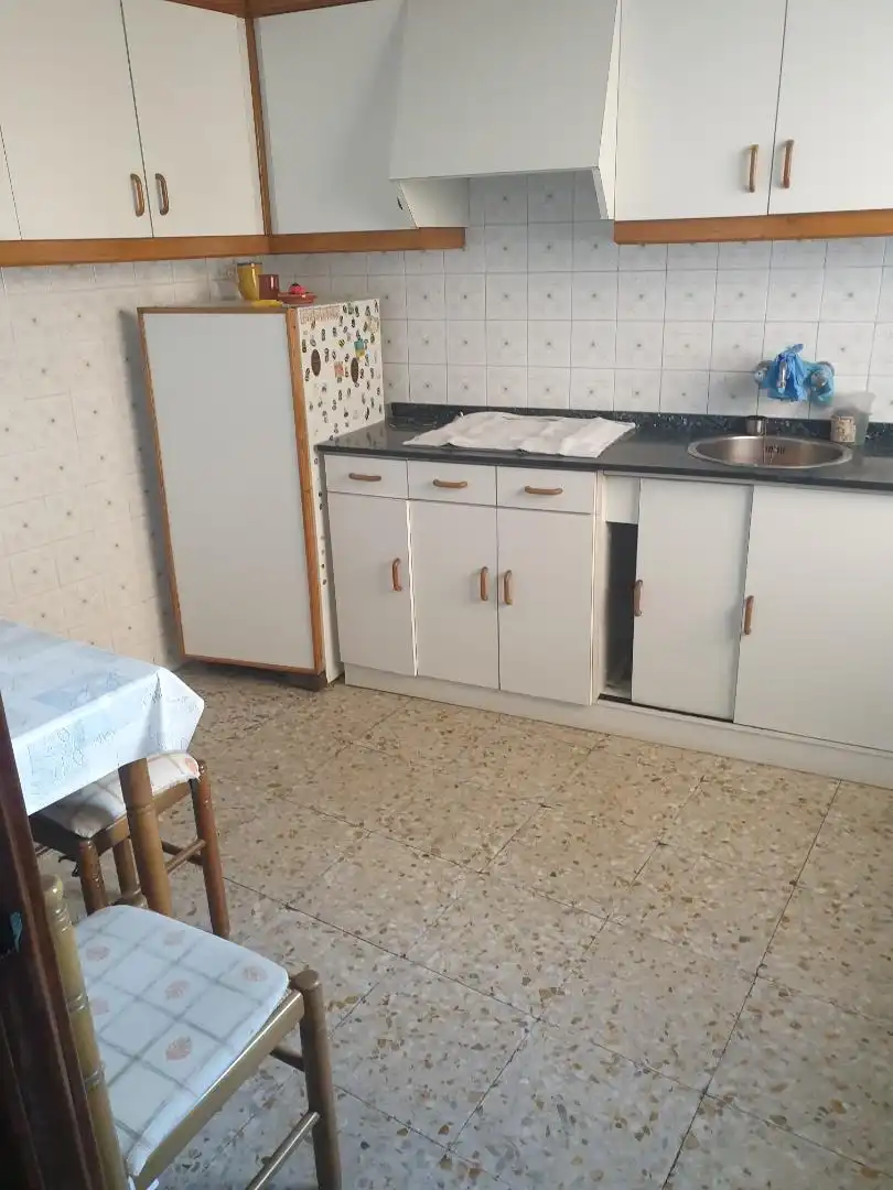 Wohnung zum Verkauf in Avenida Juliobriga, Campoo de Enmedio Küche von Wohnung zum Verkauf in Campoo de Enmedio mit Heizung, Parkett und Abstellraum