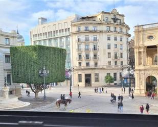 Vista exterior de Pis de lloguer en  Sevilla Capital amb Aire condicionat