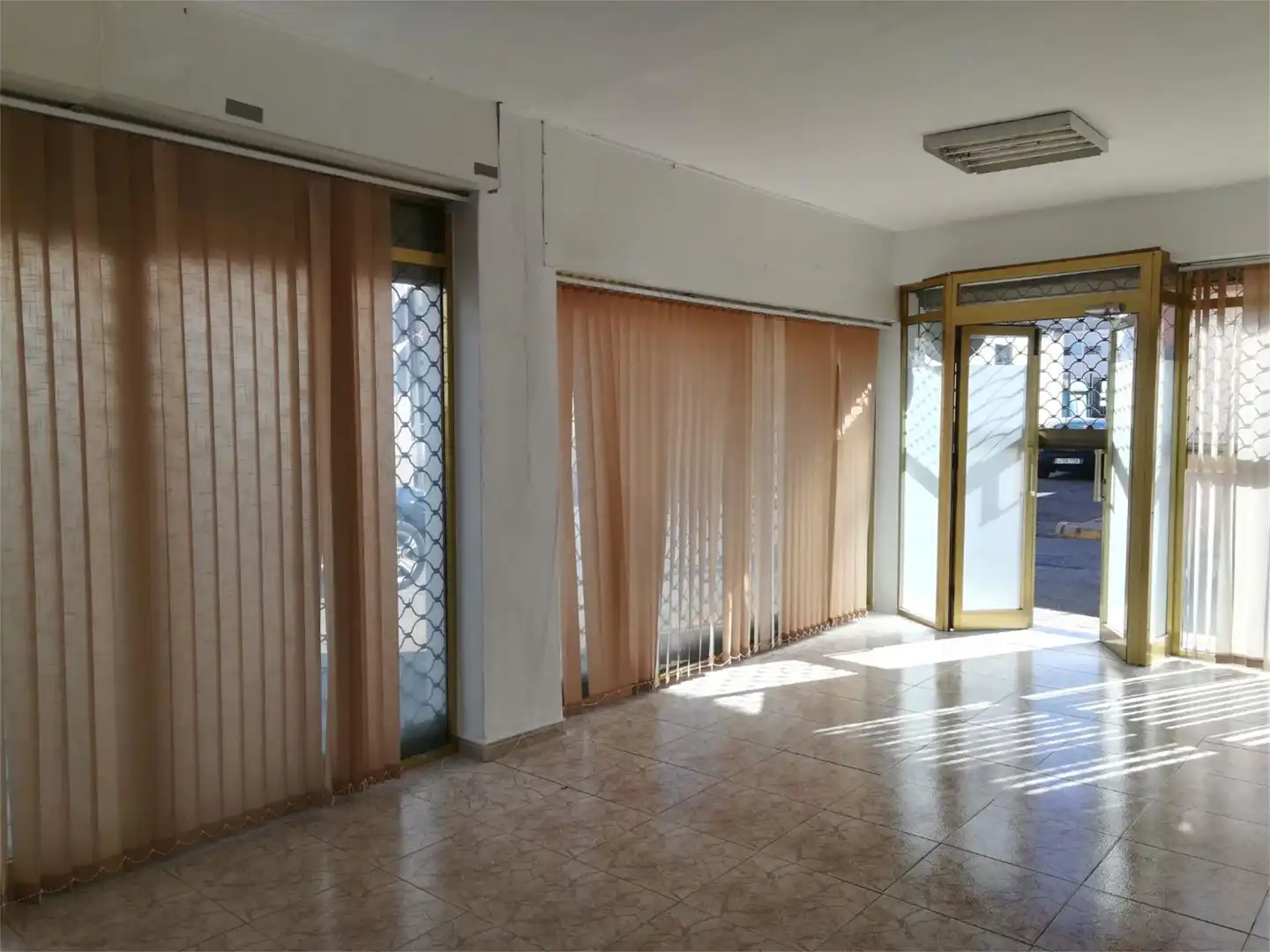 Local en venda a Calle Pío XII, 22, Brenes Local en venda a Calle Pío XII, 22, Brenes