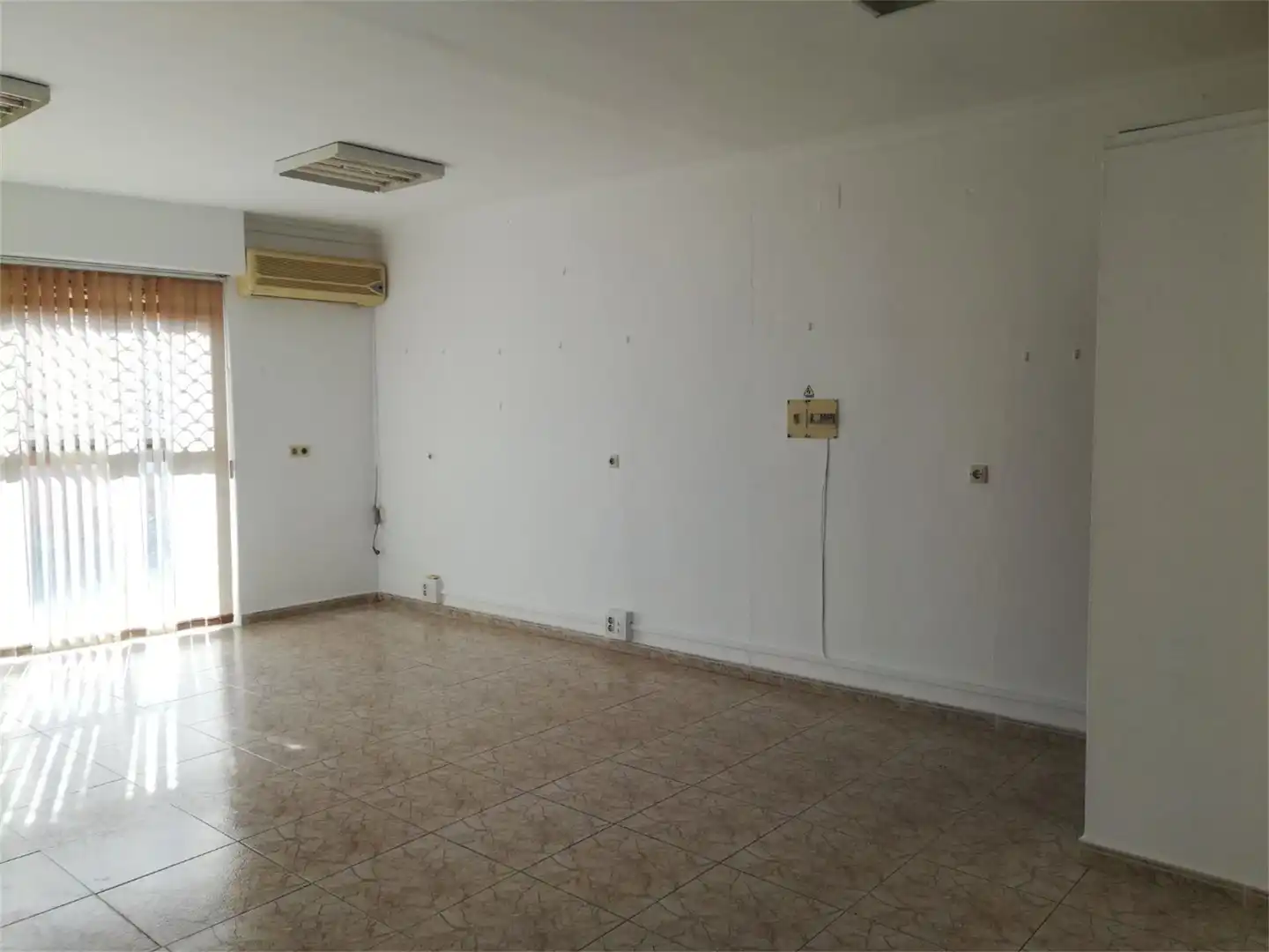 Local en venda a Calle Pío XII, 22, Brenes Local en venda a Calle Pío XII, 22, Brenes