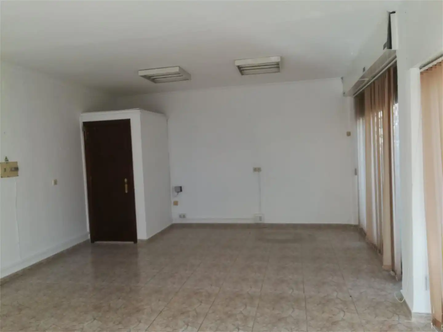 Local en venda a Calle Pío XII, 22, Brenes Local en venda a Calle Pío XII, 22, Brenes
