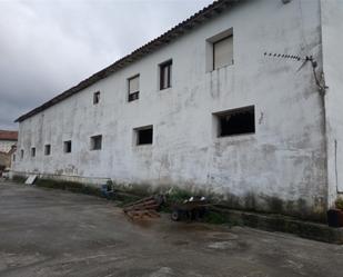 Vista exterior de Finca rústica en venda en San Felices de Buelna