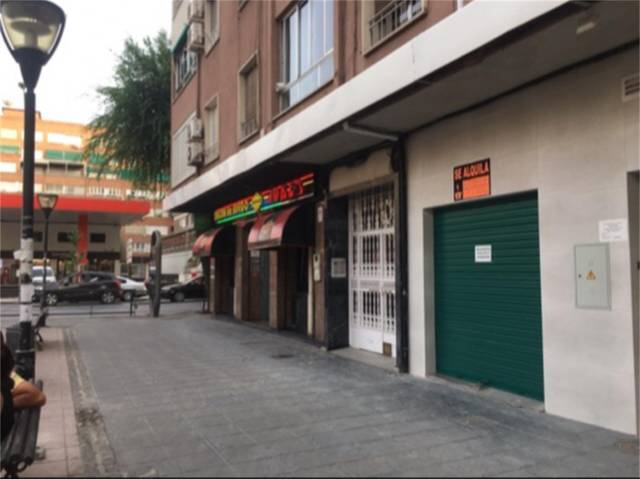 Local comercial en Alquiler en Camino de Ronda