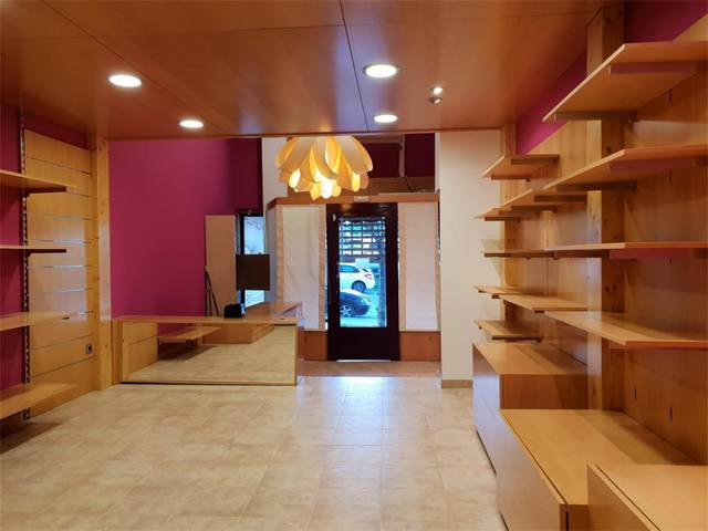Local comercial en Alquiler en Rúa Agro da Madalena, 8 en O Milladoiro