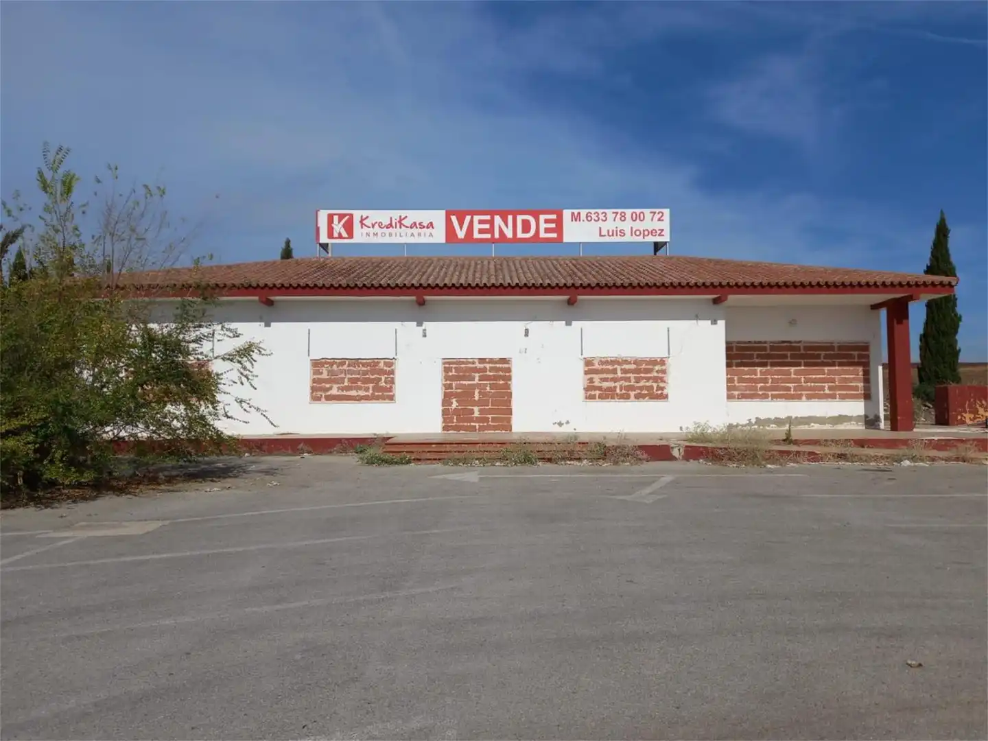 Exterior view of Office for sale in Las Cabezas de San Juan