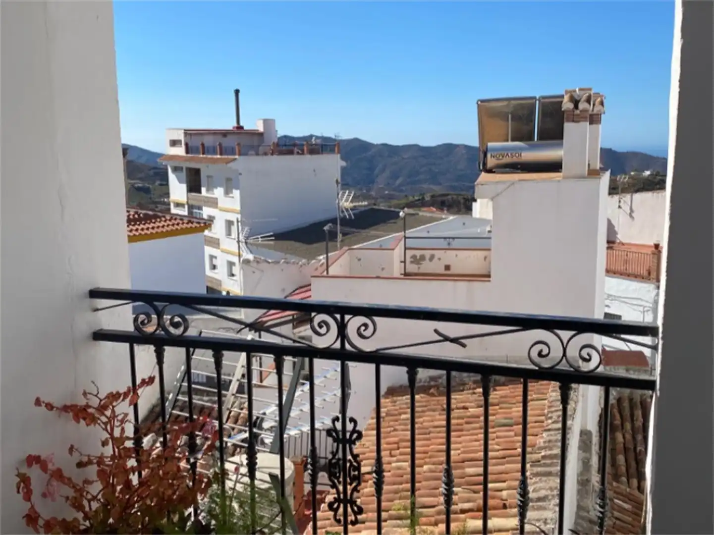 Piso en venta en Calle Llanillo, Canillas de Aceituno Vista exterior de Piso en venta en Canillas de Aceituno con Aire acondicionado