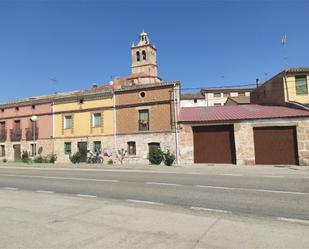 Vista exterior de Casa adosada en venda en Tordómar