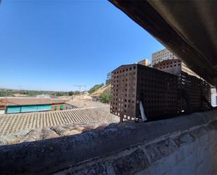 Vista exterior de Casa adosada en venda en  Toledo Capital amb Aire condicionat, Terrassa i Balcó