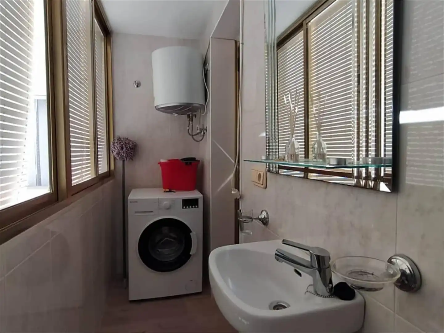 Bathroom of Flat for sale in Úbeda  with Air Conditioner, Furnished and Oven