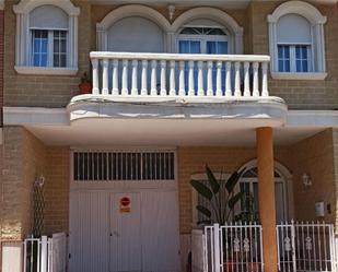 Vista exterior de Casa adosada en venda en Molina de Segura amb Aire condicionat, Terrassa i Balcó