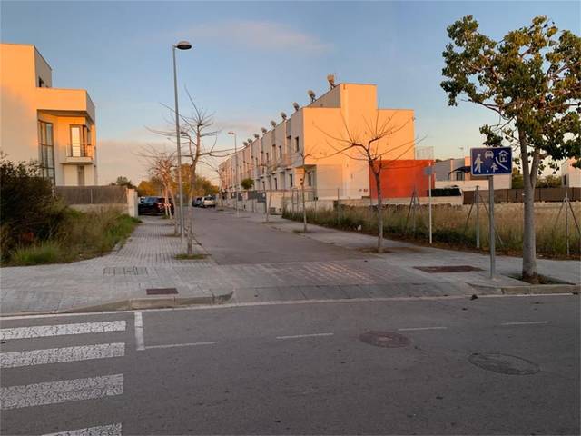 Terreno en Venta en Carrer de la Sàrria en Nord