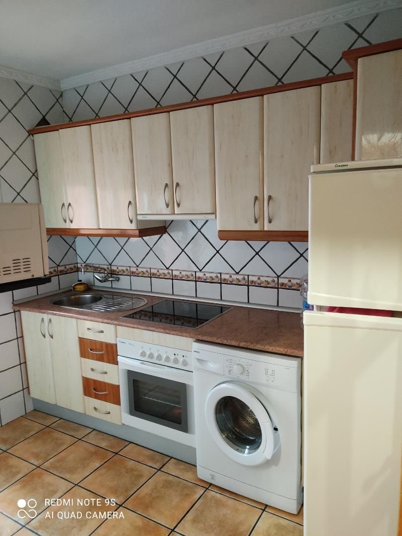 Kitchen of Flat for sale in Plasencia  with Heating, Furnished and Washing machine