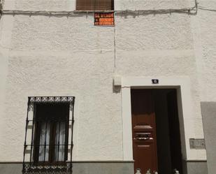 Vista exterior de Casa adosada en venda en Feria amb Terrassa