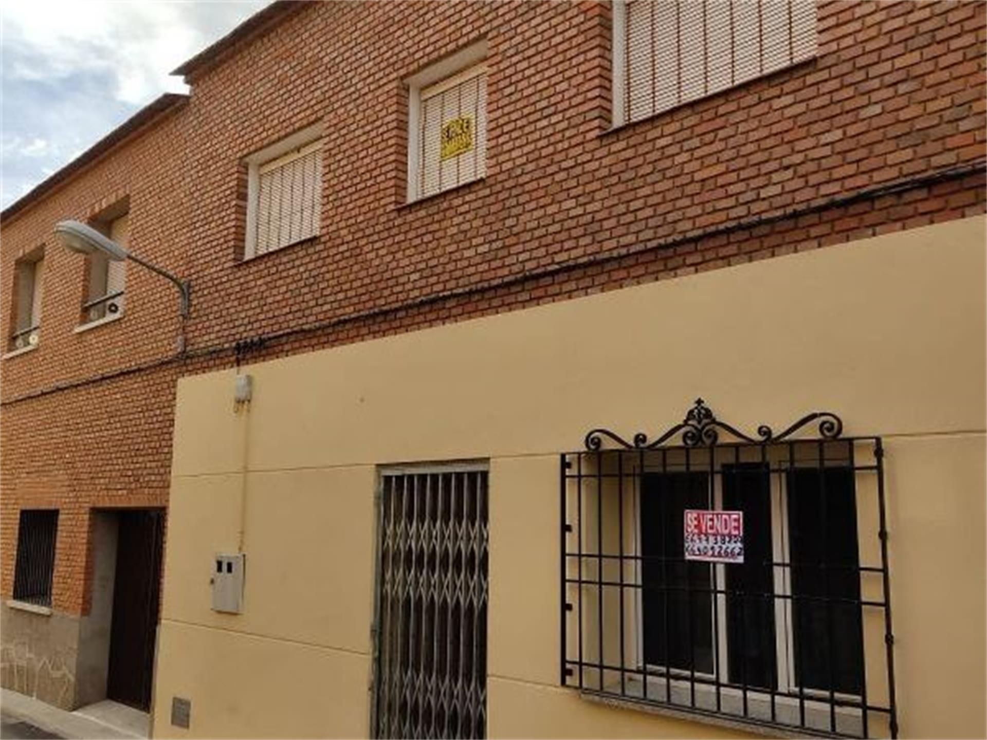 Vista exterior de Casa adosada en venda en Alcabón