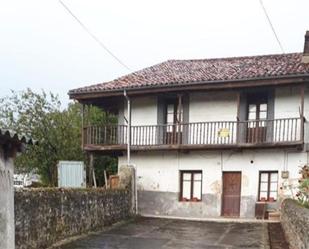 Vista exterior de Casa adosada en venda en Los Corrales de Buelna 
