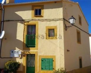 Exterior view of Single-family semi-detached for sale in Gargantilla del Lozoya