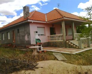 Vista exterior de Casa o xalet en venda en Nuevo Baztán amb Terrassa