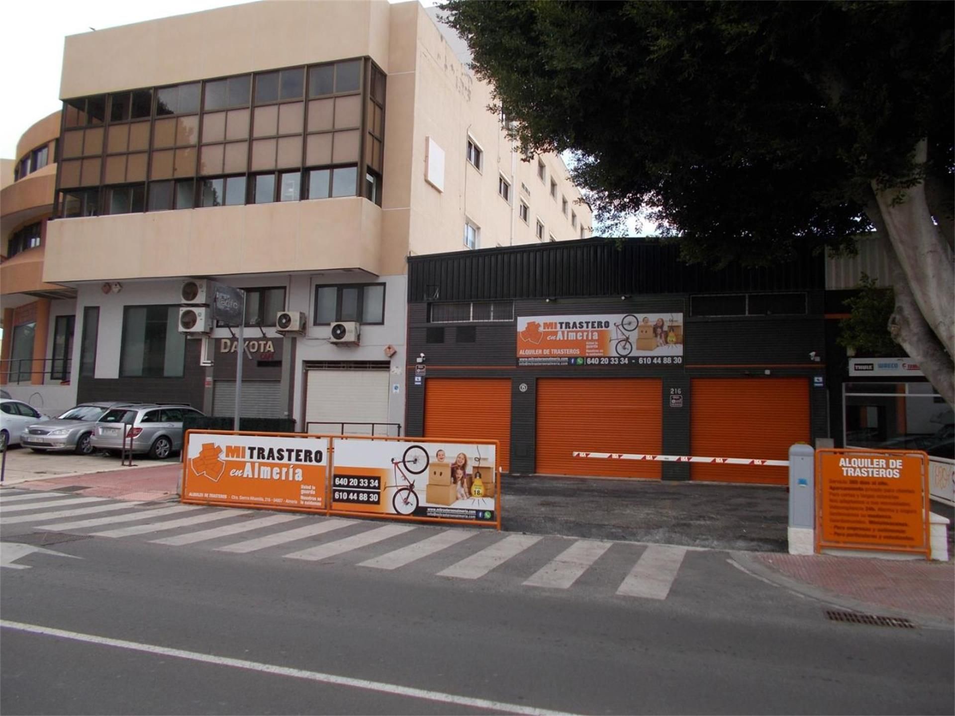 Vista exterior de Traster de lloguer en  Almería Capital