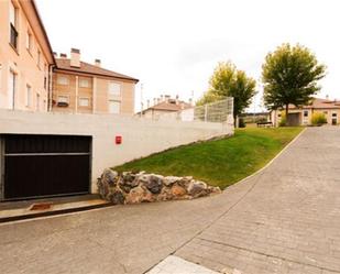 Aparcament de Planta baixa en venda en Sojuela amb Calefacció, Parquet i Terrassa