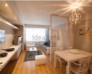 Living room of Flat to rent in  Madrid Capital  with Air Conditioner, Heating and Private garden