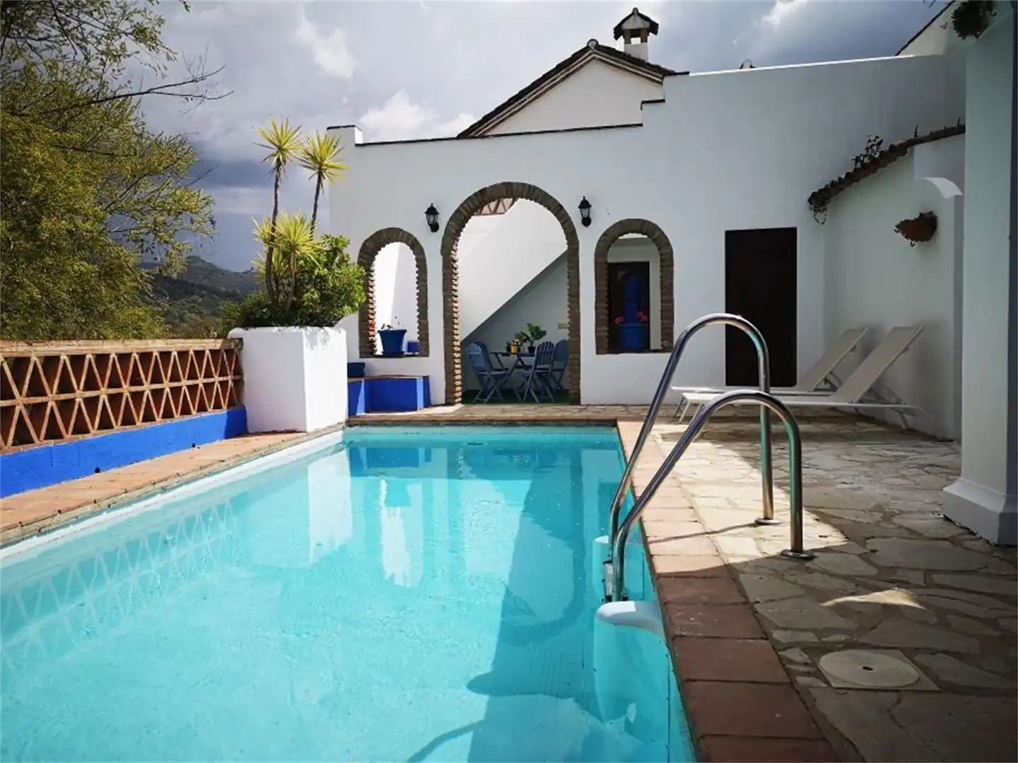 Finca rústica en venta en Calle Real Tesoro, Cortes de la Frontera Piscina de Finca rústica en venta en Cortes de la Frontera con Calefacción, Jardín privado y Terraza
