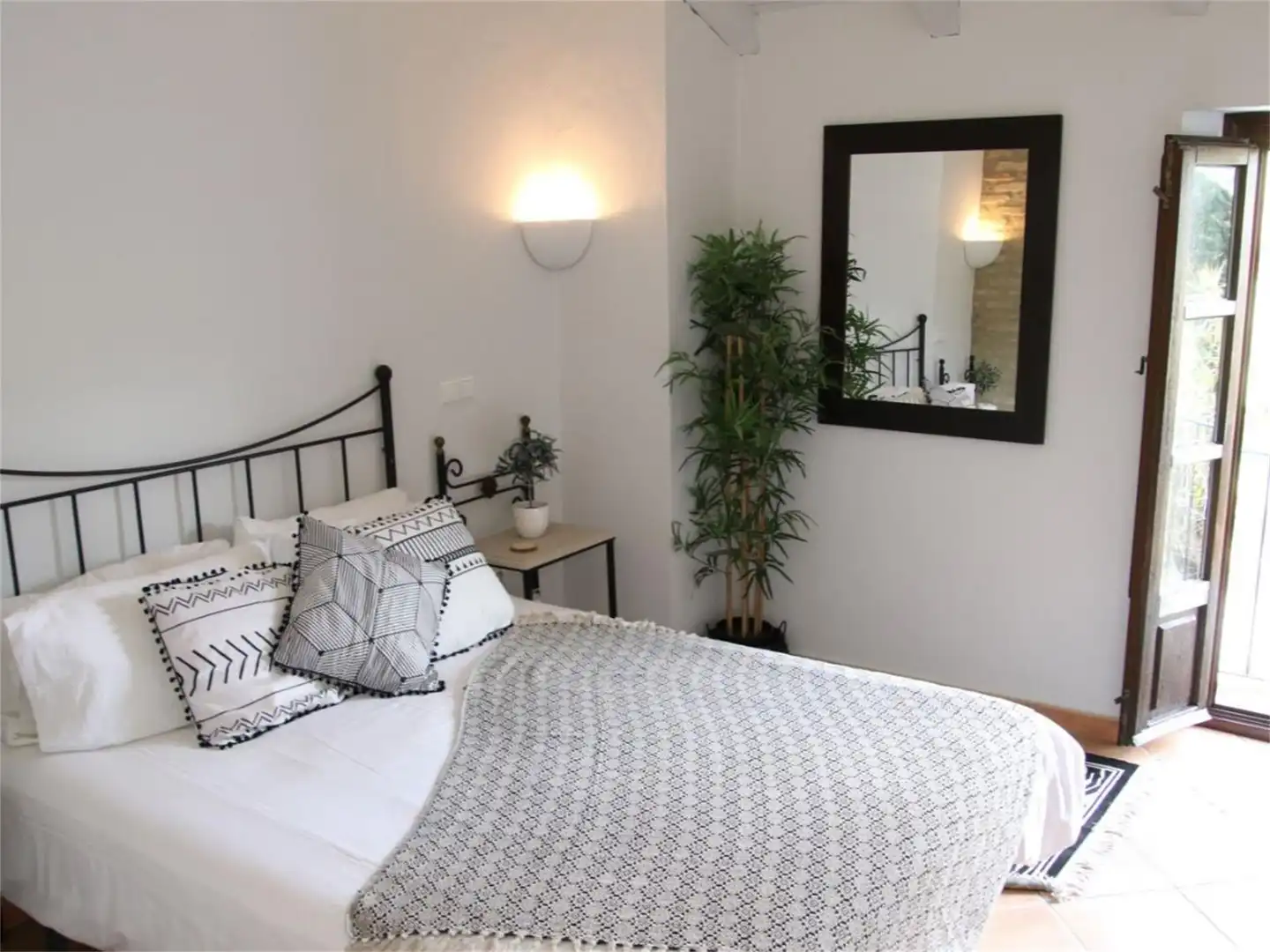 Finca rústica en venta en Calle Real Tesoro, Cortes de la Frontera Habitación de Finca rústica en venta en Cortes de la Frontera con Calefacción, Jardín privado y Terraza