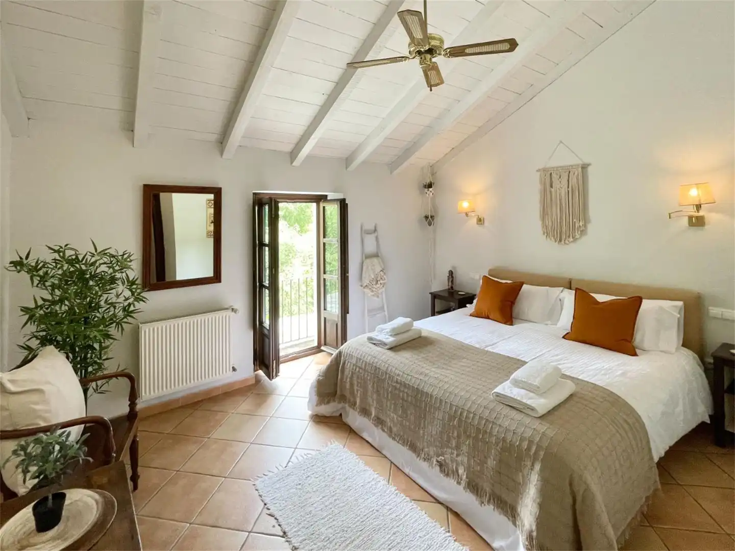 Finca rústica en venta en Calle Real Tesoro, Cortes de la Frontera Habitación de Finca rústica en venta en Cortes de la Frontera con Calefacción, Jardín privado y Terraza