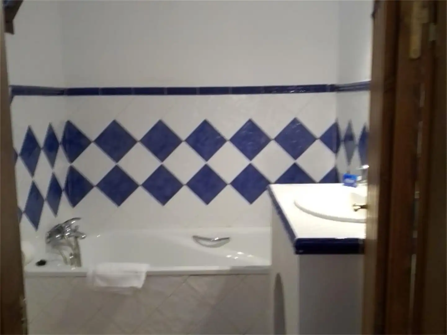 Finca rústica en venta en Calle Real Tesoro, Cortes de la Frontera Baño de Finca rústica en venta en Cortes de la Frontera con Calefacción, Jardín privado y Terraza