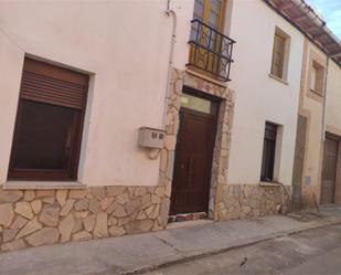 Vista exterior de Casa adosada en venda en Carrizo amb Jardí privat i Traster