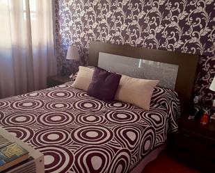 Bedroom of Single-family semi-detached for sale in  Jaén Capital  with Air Conditioner, Parquet flooring and Storage room