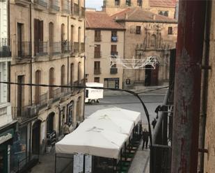 Vista exterior de Pis de lloguer en Salamanca Capital amb Balcó