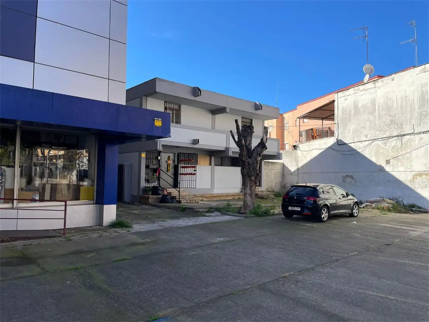 Vista exterior de Casa o chalet en venta en Jerez de la Frontera con Trastero y Parking comunitario