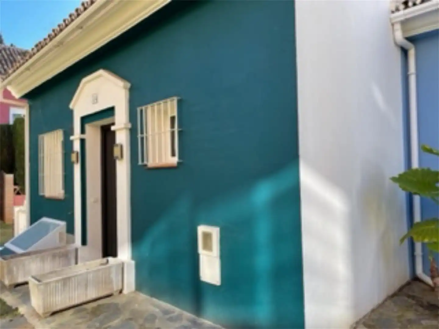 Piso en venta en Las Lomas del Pozuelo, Río Real Vista exterior de Piso en venta en Marbella con Jardín privado, Terraza y Trastero