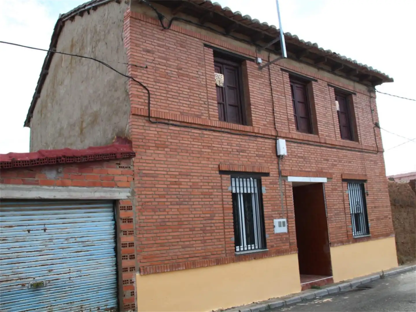 Vista exterior de Casa adosada en venta en Pobladura de Pelayo García