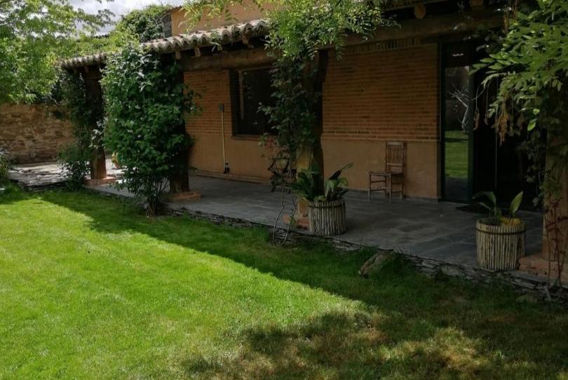 Foto 1 de Casa o xalet en venda a Avenida de la Constitución, 18, Ortigosa de Pestaño, Segovia