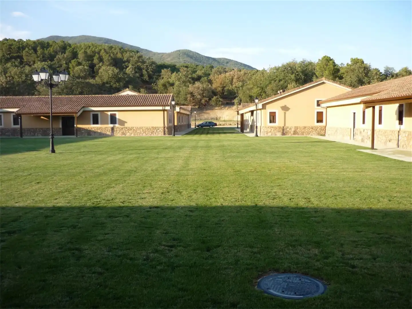 Commercial properties for sale in Avenida Ramón y Cajal, Candeleda Garden of Commercial properties for sale in Candeleda with Air Conditioner and Heating