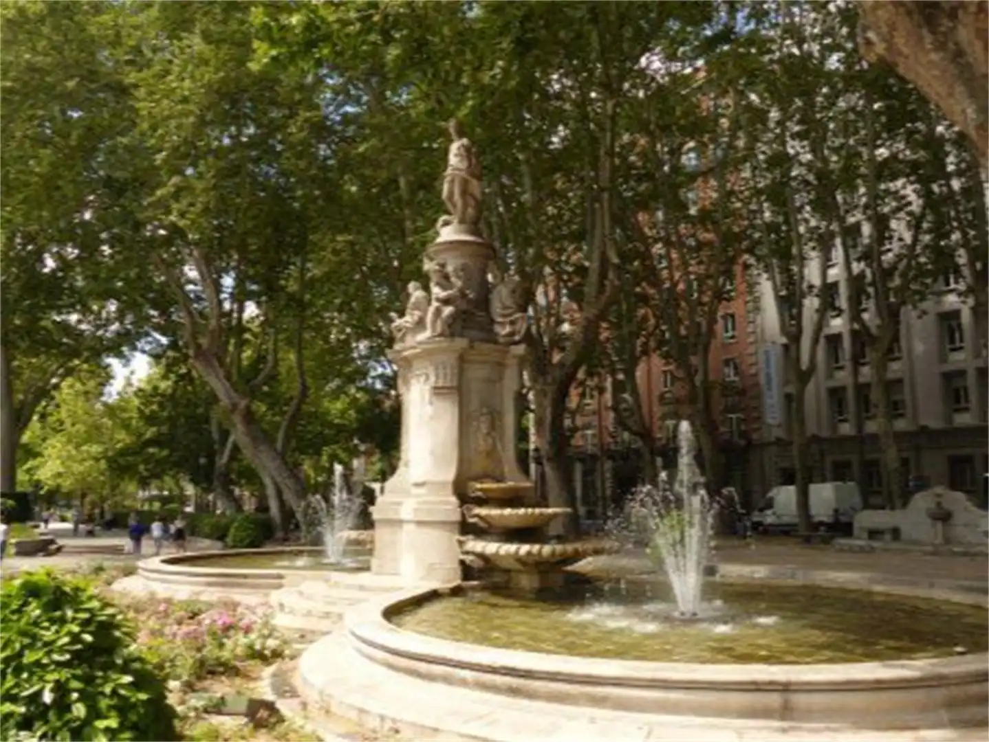 Vista exterior de Dúplex en venta en  Madrid Capital
