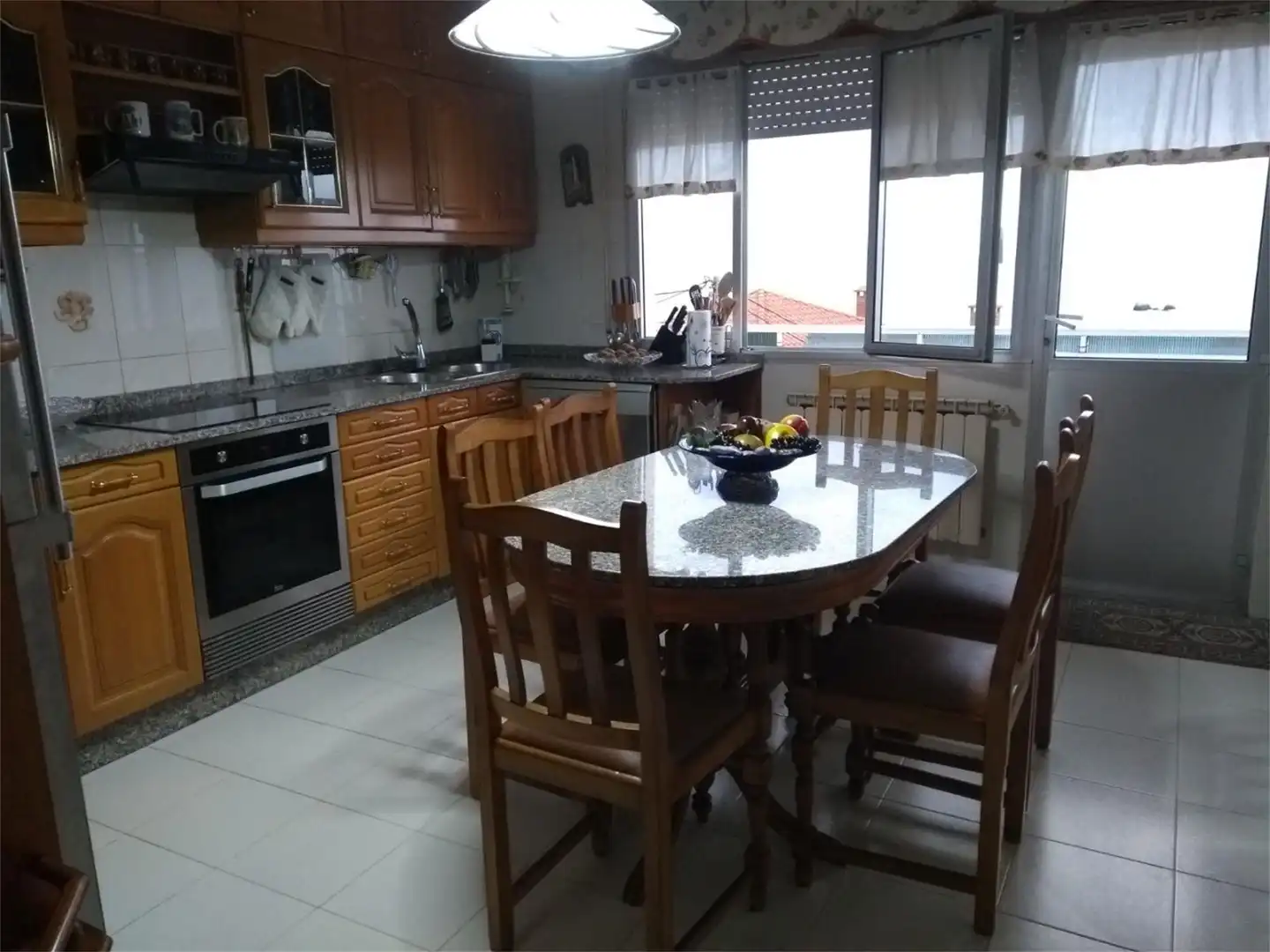 Casa o chalet en venta en Santa Uxía de Ribeira Cocina de Casa o chalet en venta en Ribeira con Calefacción, Jardín privado y Terraza
