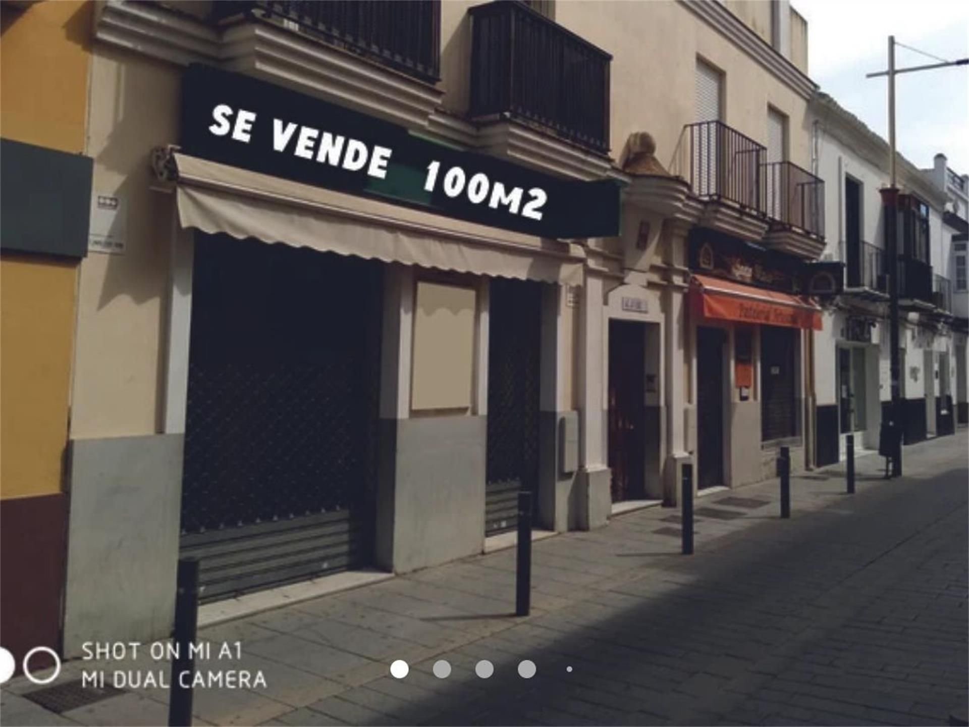 Vista exterior de Local en venda en Sanlúcar de Barrameda amb Aire condicionat i Calefacció